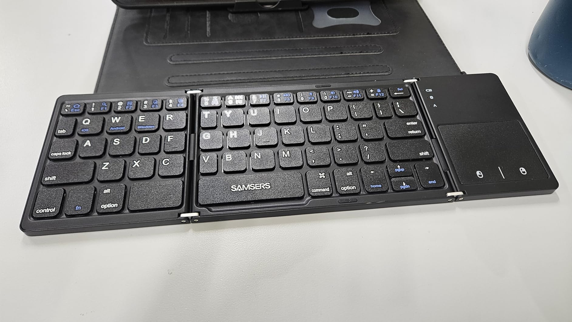 Samsers Foldable Bluetooth Keyboard with Touchpad, Ultra Slim Compact,Black customer photo 2