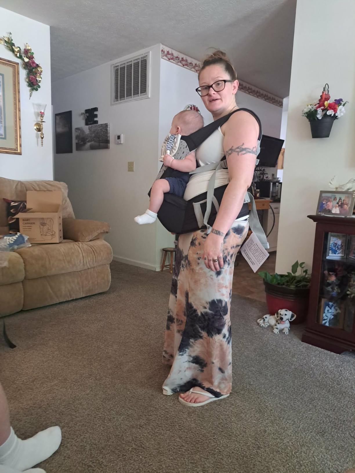 MOMTORY Safety-Certified 6-in-1 Baby Carrier Newborn to Toddler, Black customer photo 2