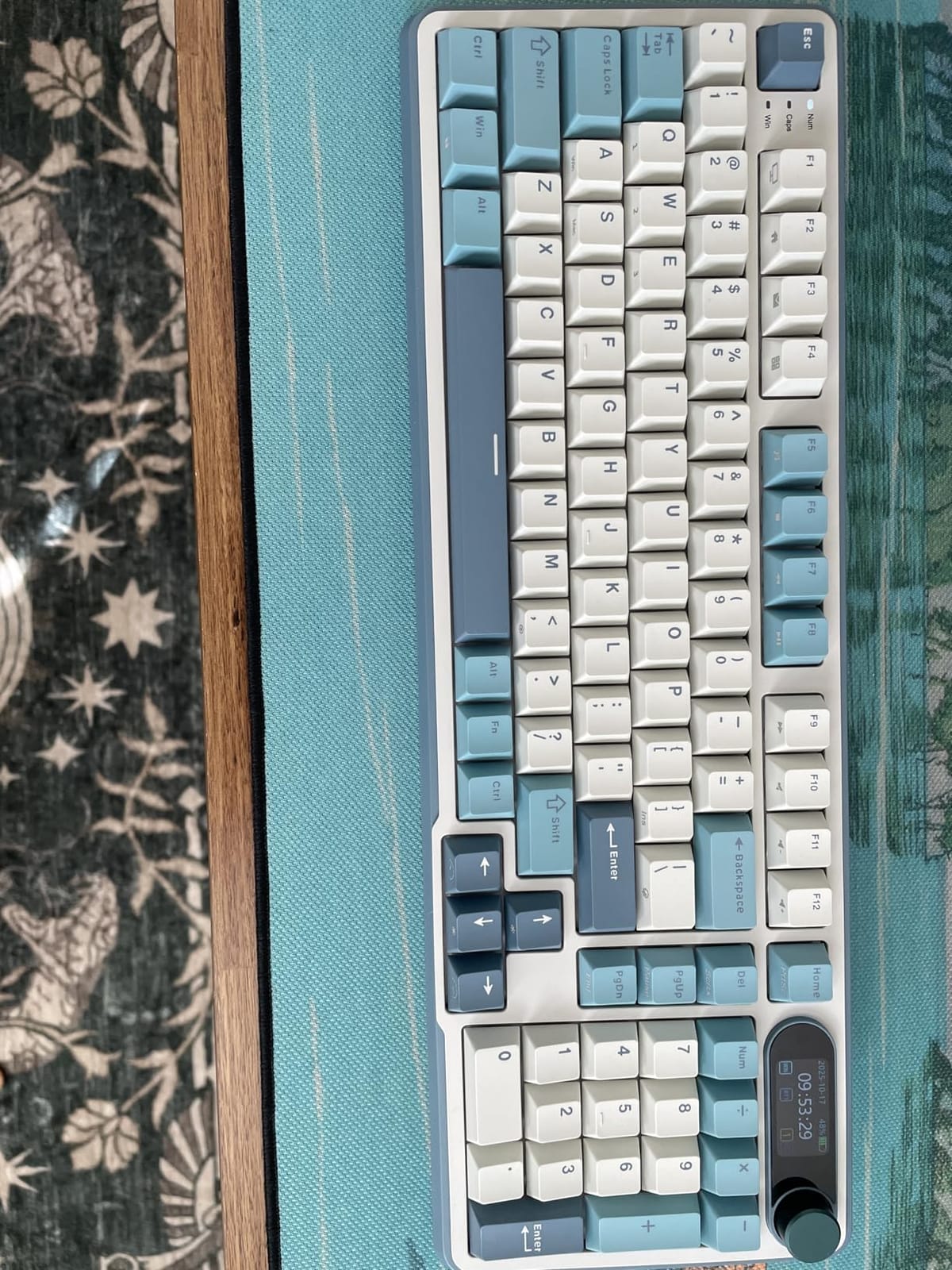 RK ROYAL KLUDGE S98 Wireless Mechanical Keyboard w/Smart Display & Knob customer photo 1