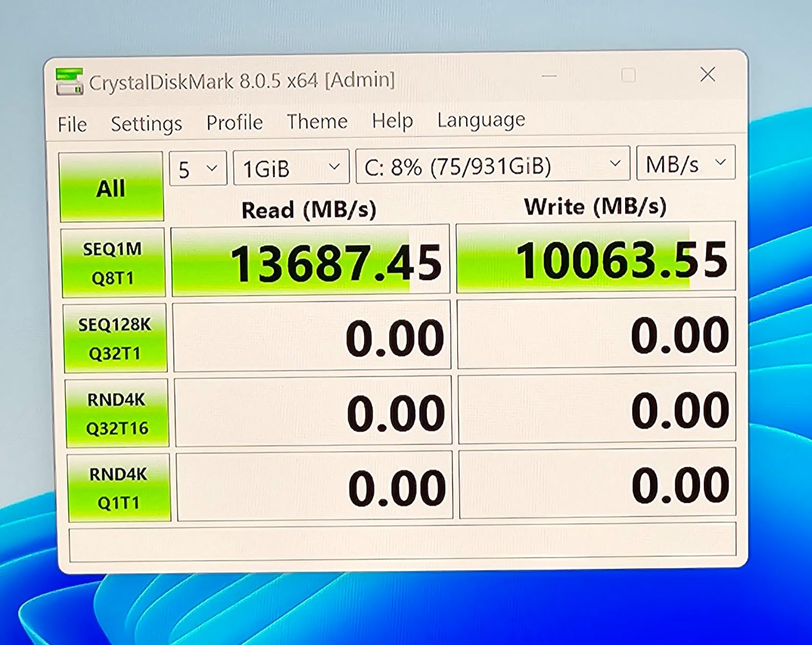 Crucial T705 PCIe Gen5 NVMe 4TB SSD, Up to 14,100MB/s, TLC NAND, Intel & Ryzen Compatible, for Hardcore Gaming & High-Speed Storage, Solid State Drive, Includes 1Mo Adobe CC – CT4000T705SSD3 customer photo 1