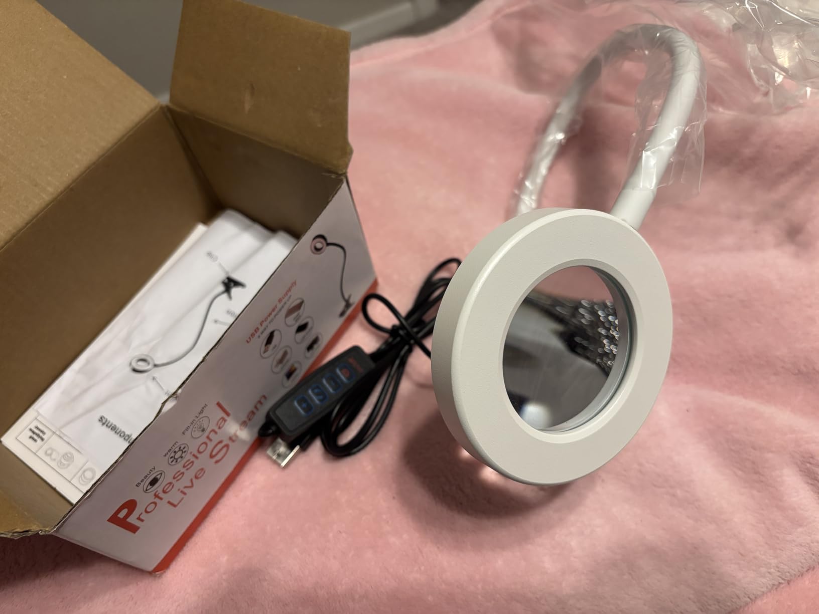 10X Magnifying Glass with Light and Stand,Hands Free Clip on Magnifier Lamp customer photo 2
