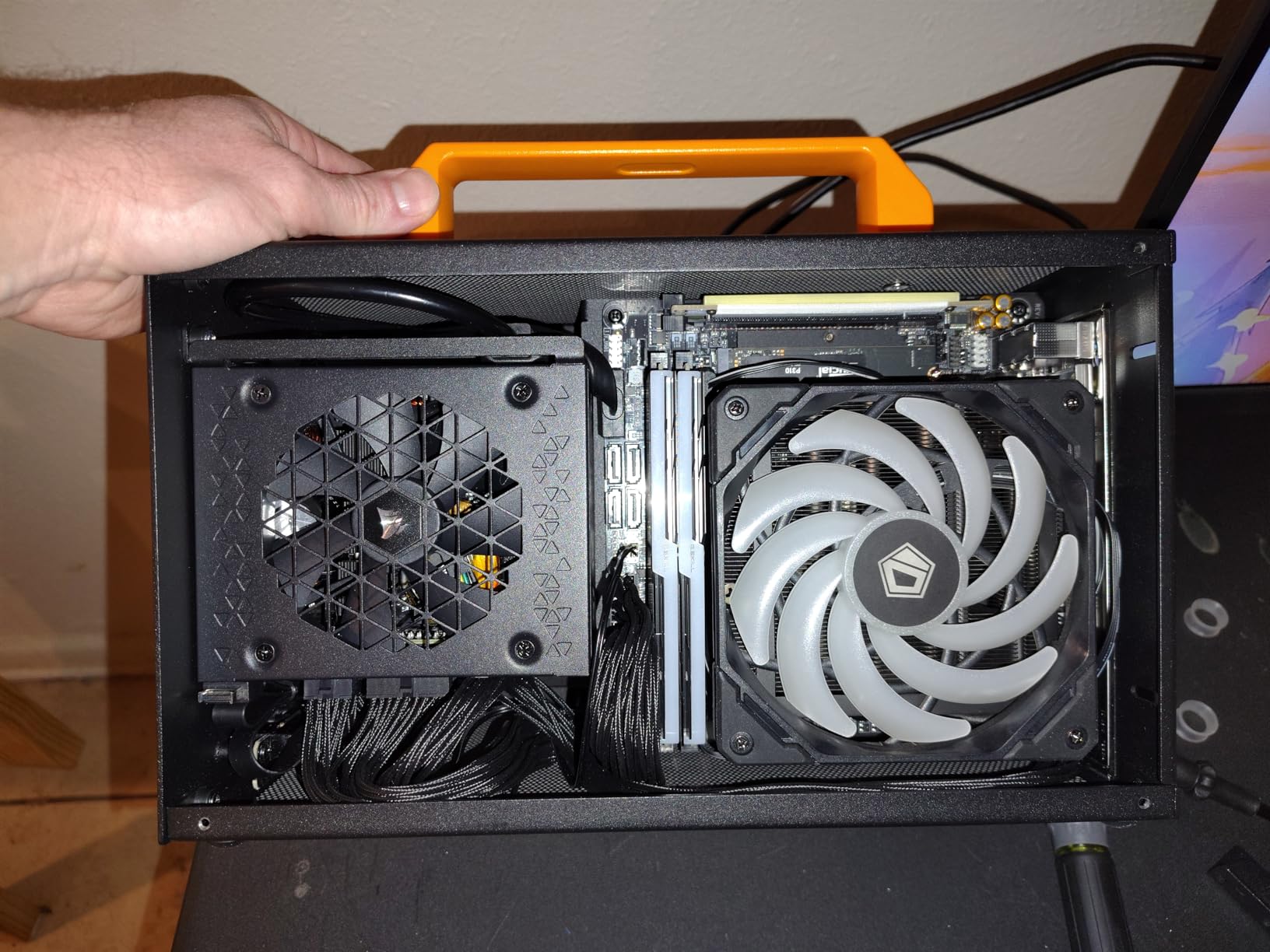 CORSAIR SF750 (2024) Fully Modular Low Noise ATX Power Supply – Black customer photo 1