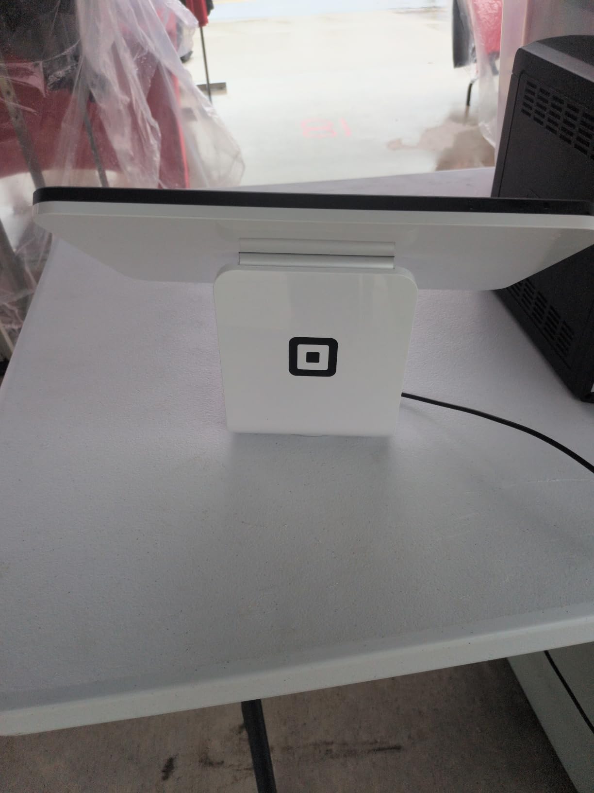 Square Stand for iPad (2nd Generation, USB-C) customer photo 2