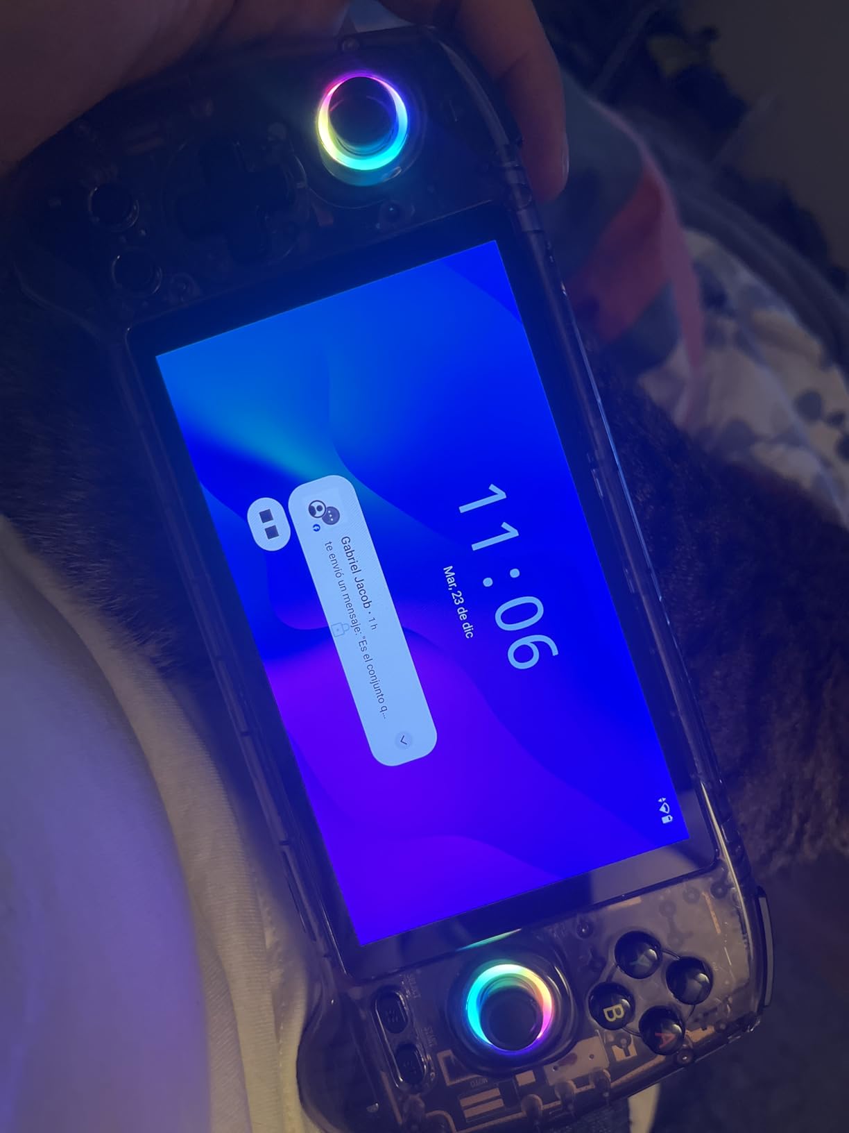 Anbernic RG556 Retro Handheld Game Console , Android 13 System Unisoc T820 Processor 5.48 Touch Inch AMOLED Screen 5500mAh Battery Support WiFi Online DP Output (Black) customer photo 1