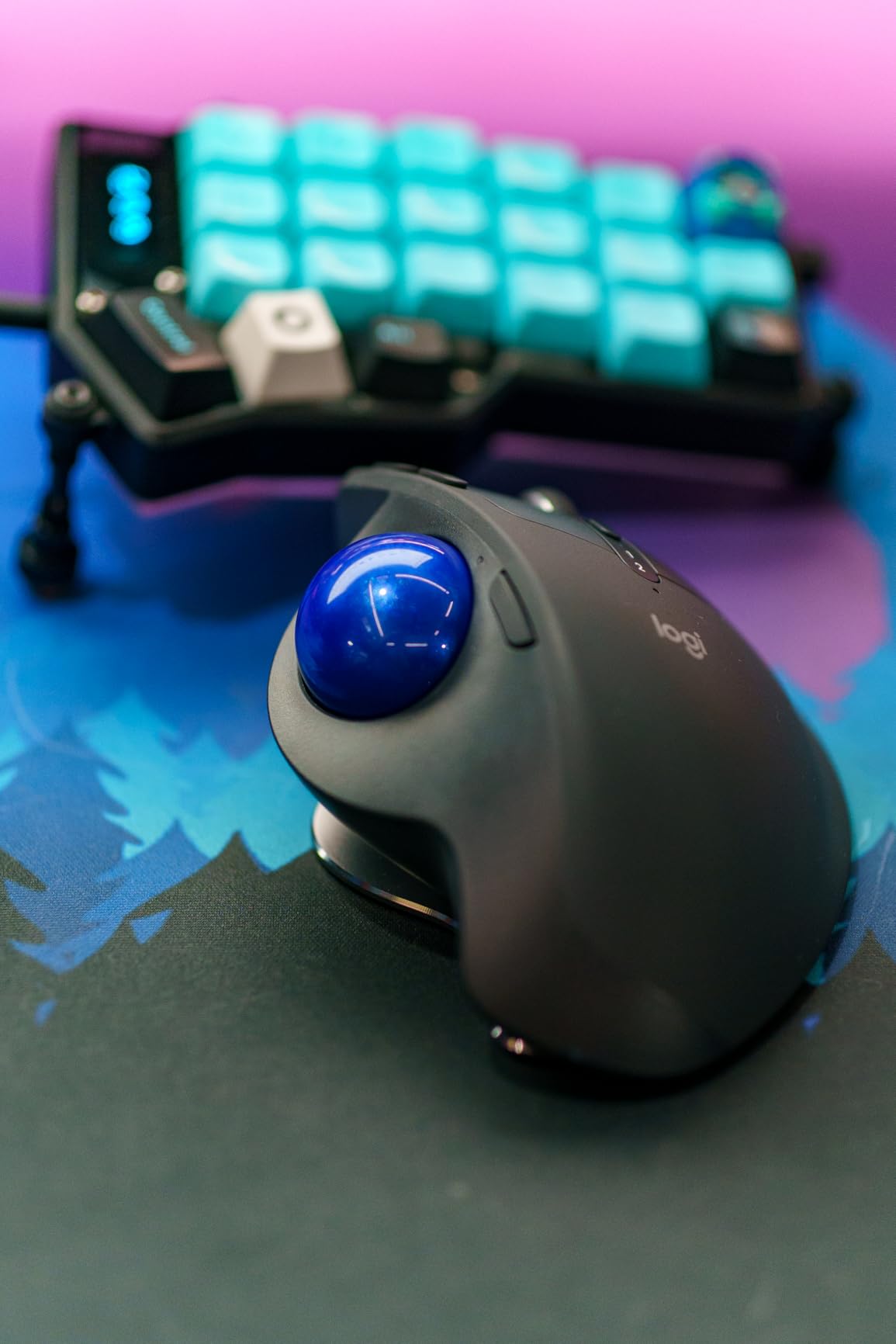Logitech MX Ergo S Advanced Wireless Trackball Mouse USB C - Graphite customer photo 1