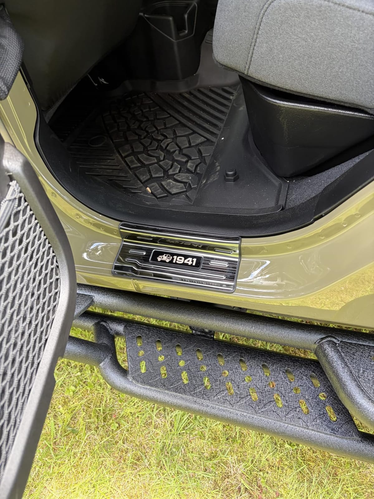 BINARY STAR Running Boards Compatible with 2024-2026 Toyota Tacoma customer photo 1