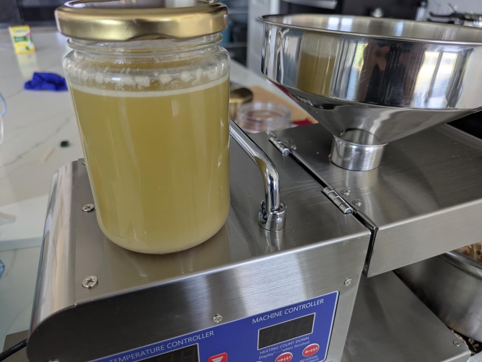 820W Oil Press Machine, Automatic Hot and Cold Seed Oil Extractor S customer photo 2