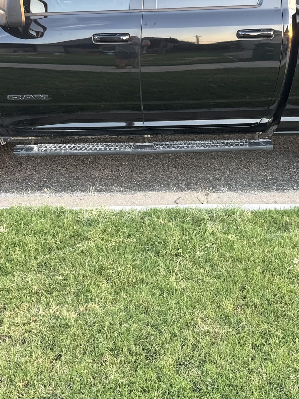 6 Inches Running Boards Side Steps Compatible with 2005-2023 Toyota Tacoma Double Cab & Crew Cab (4 Full-Size Doors), Black Textured Aluminum Nerf Bars customer photo 1