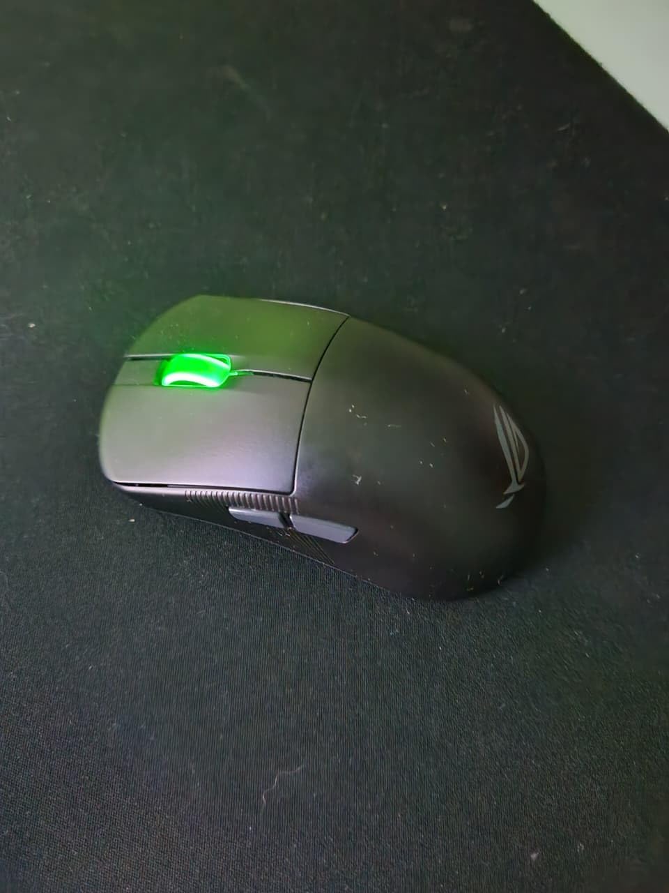 ASUS ROG Harpe Ace Mini Wireless Esports Gaming Mouse – Small Compact Design, Right-Handed, 49g Lightweight, Tri-Mode Connectivity, 36K DPI, up to 105Hr Battery, Pro-Approved, PC/Mac Support - Black customer photo 1