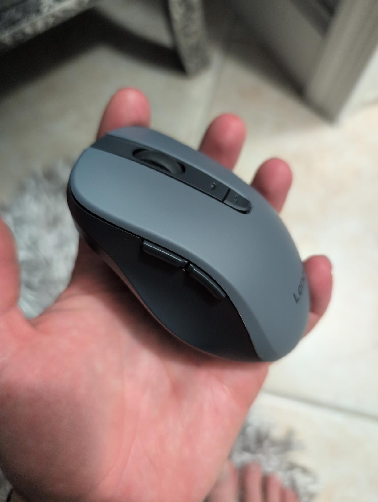 Lenovo WL310 Bluetooth Silent Mouse, Ergonomic, Adjustable DPI, Silent Clicks, Bluetooth 5.0, Portable for Windows, Mac, and Chromebook, Grey customer photo 2