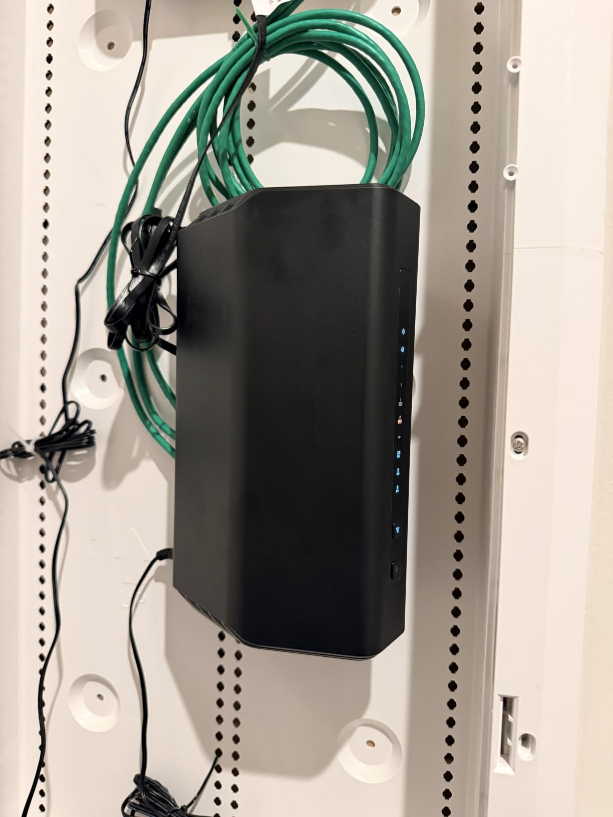 NETGEAR Nighthawk WiFi 7 Router, Up to 2,500 sq ft, 9.3 Gbps customer photo 2