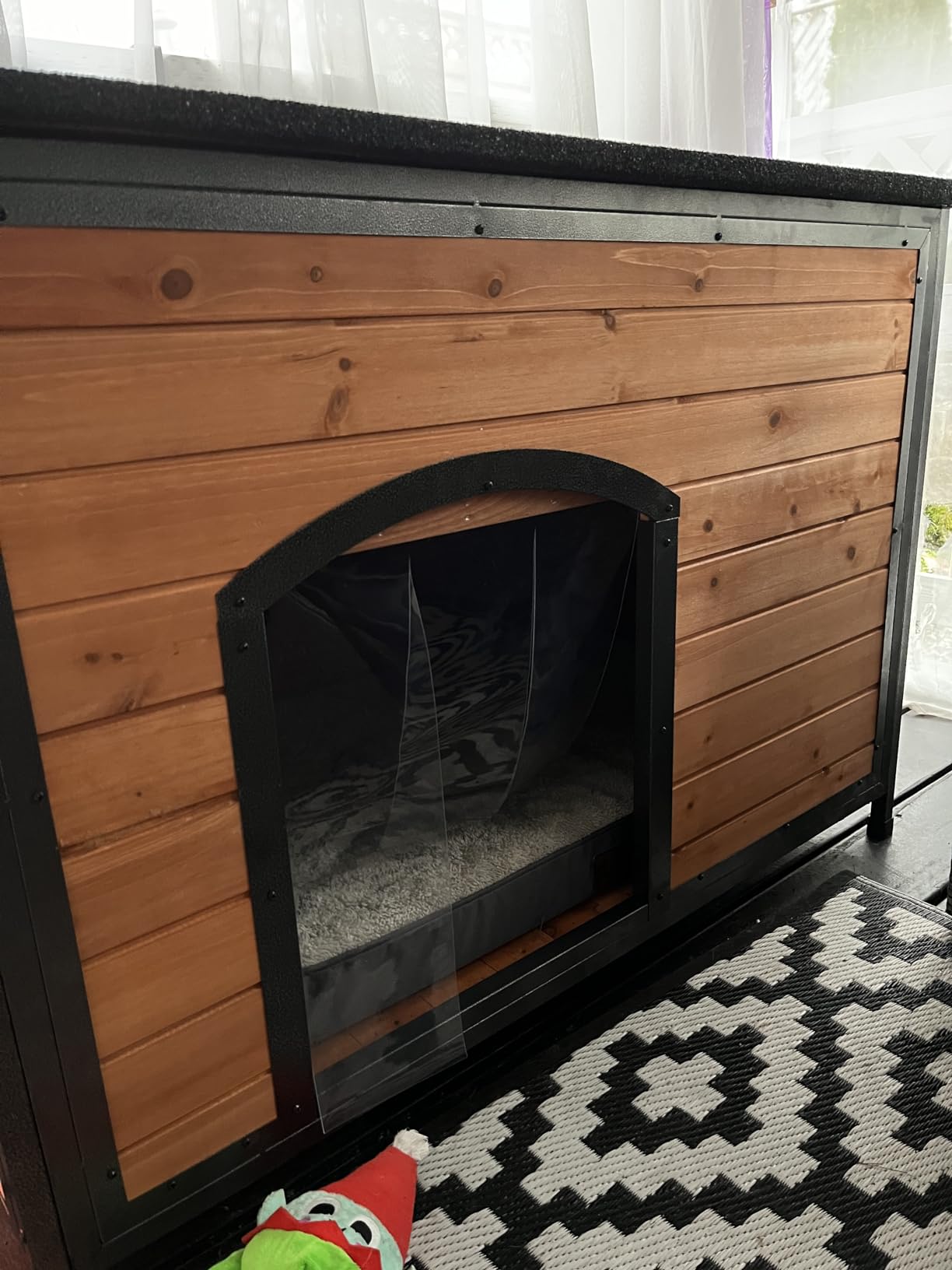 Outdoor XXL Insulated Wooden Dog House Weatherproof Chew Resistant Frame customer photo 1