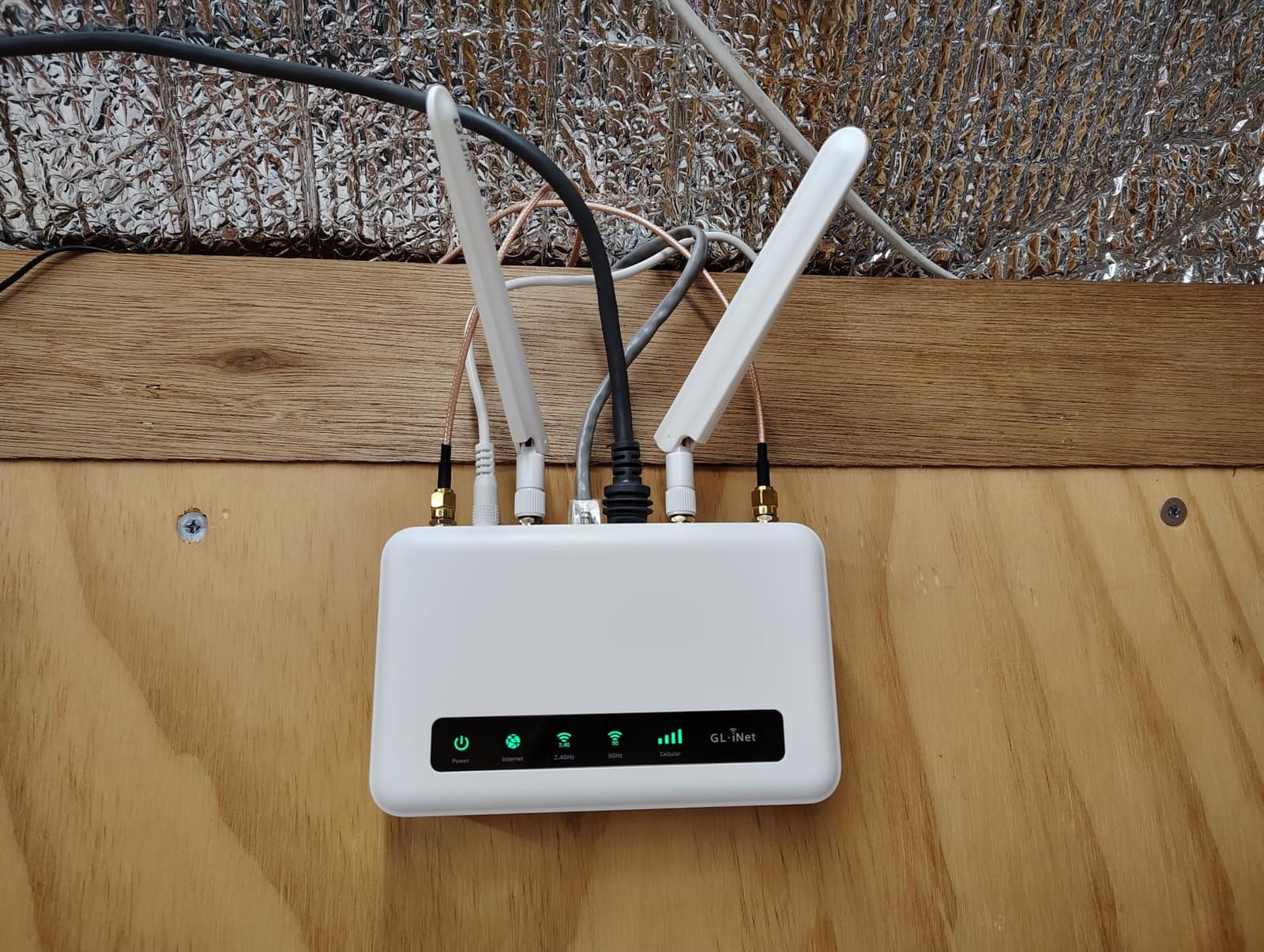 GL.iNet GL-X2000 Spitz Plus 4G LTE CAT 12 Wi-Fi 6 Dual-SIM Router, NA Only customer photo 1