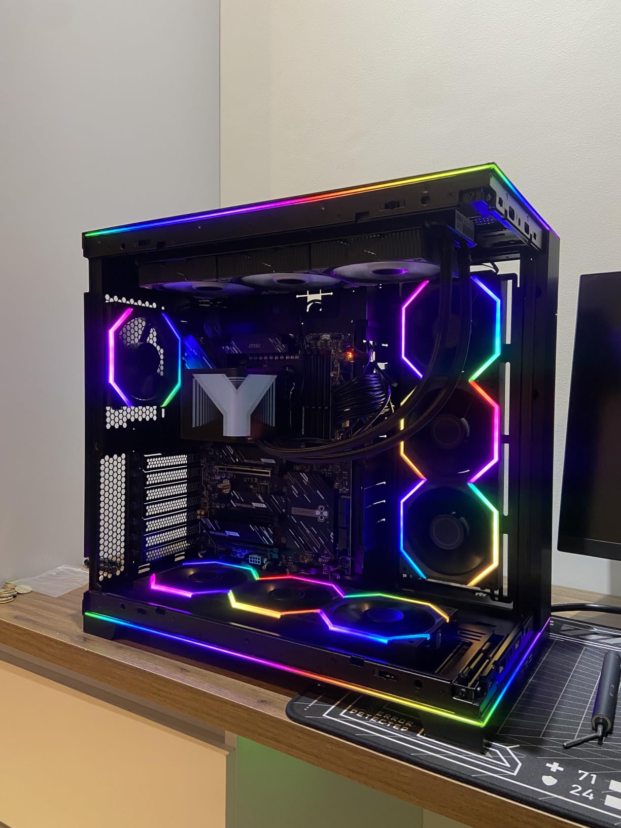 LIAN LI Edge Gold 1200W ATX 3.1 PSU, 80 Plus Gold, Black (EG1200G.BH) customer photo 1
