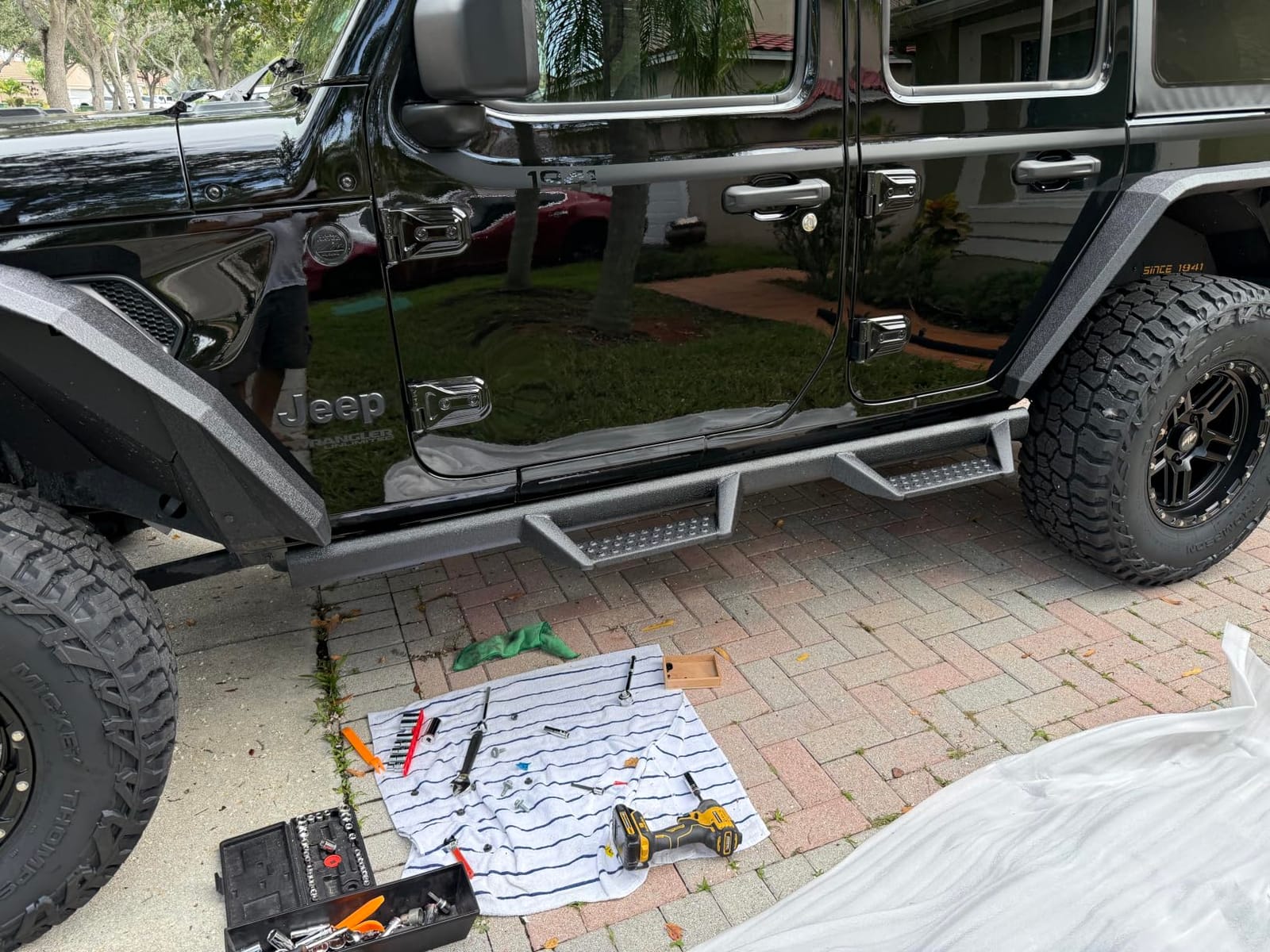 BINARY STAR Curve Running Boards for 2018-2026 Jeep Wrangler JL 4 Doors customer photo 1