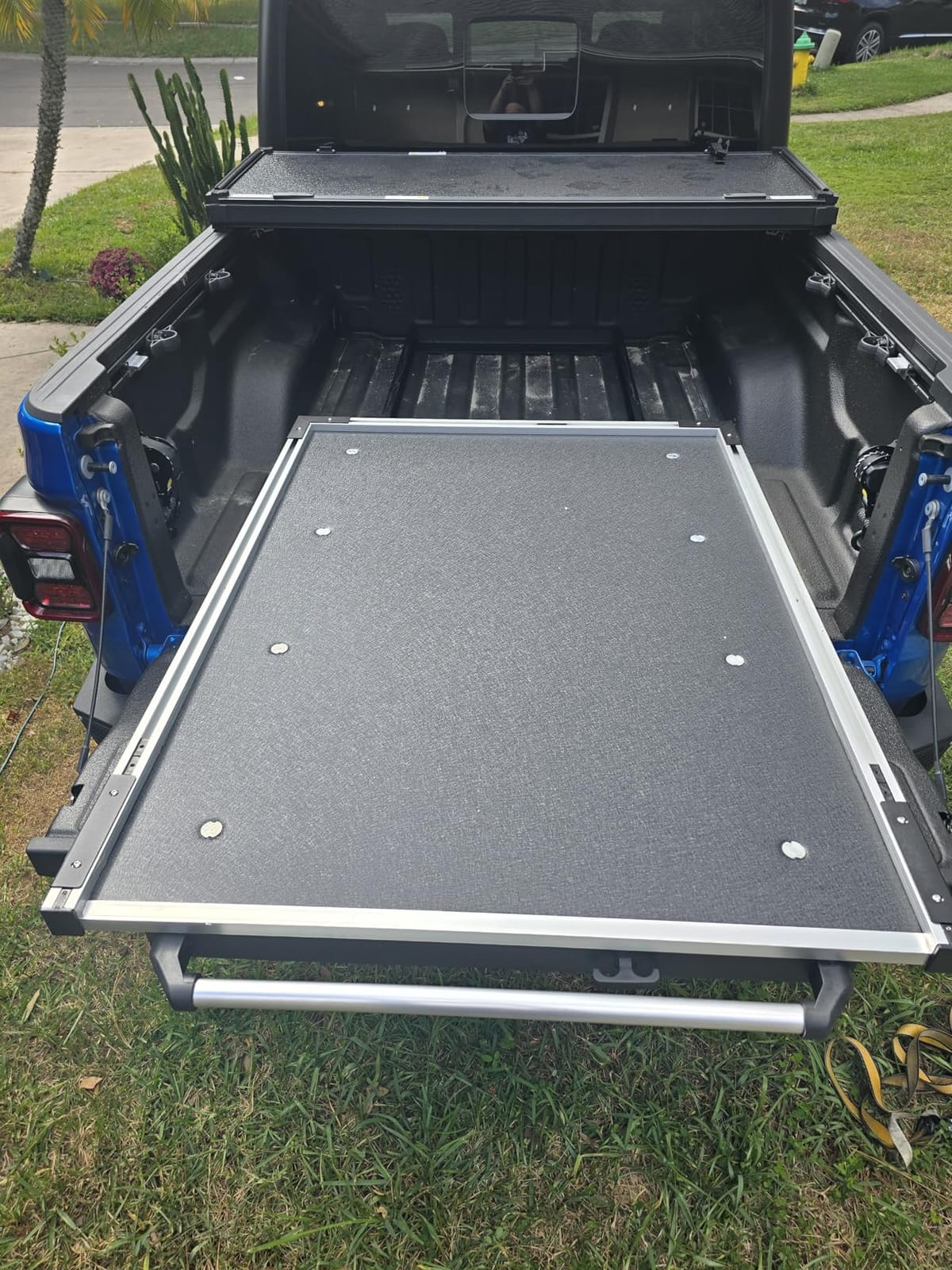 VEVOR Sliding Truck Bed Organizer, 63 x 47-Inch Heavy Duty Truck Bed Storage Drawer with 1000 lbs Capacity, Features 6 Movable Rings for Securing, 2-Postion Slide Out Tray for Pickup Trucks, Black customer photo 1