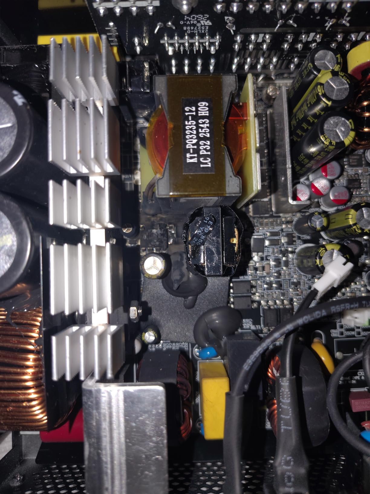 1000W Fully Modular Power Supply, 80+ Gold PSU, ATX 3.1 & PCIe 5.1 Ready, Native Dual-Color 12V-2x6 Cable, RGB Low-Noise Smart Fan, 105°C-Rated Capacitors, Black customer photo 2
