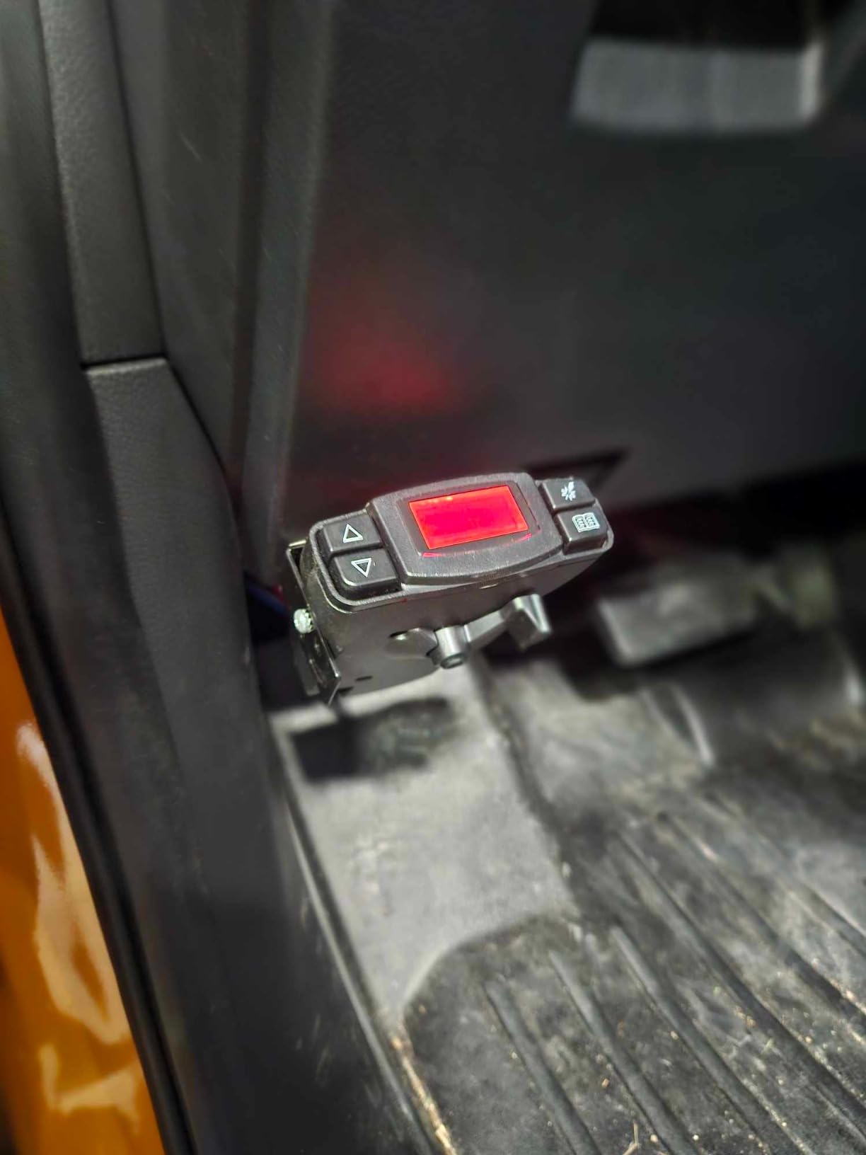Universal Trailer Brake Controller for Trailers with 1-3 Axles Compatible with Ford GM Chevy Dodge RAM Toyota Jeep etc. Replacement 90160 Primus IQ Brake Controller customer photo 1