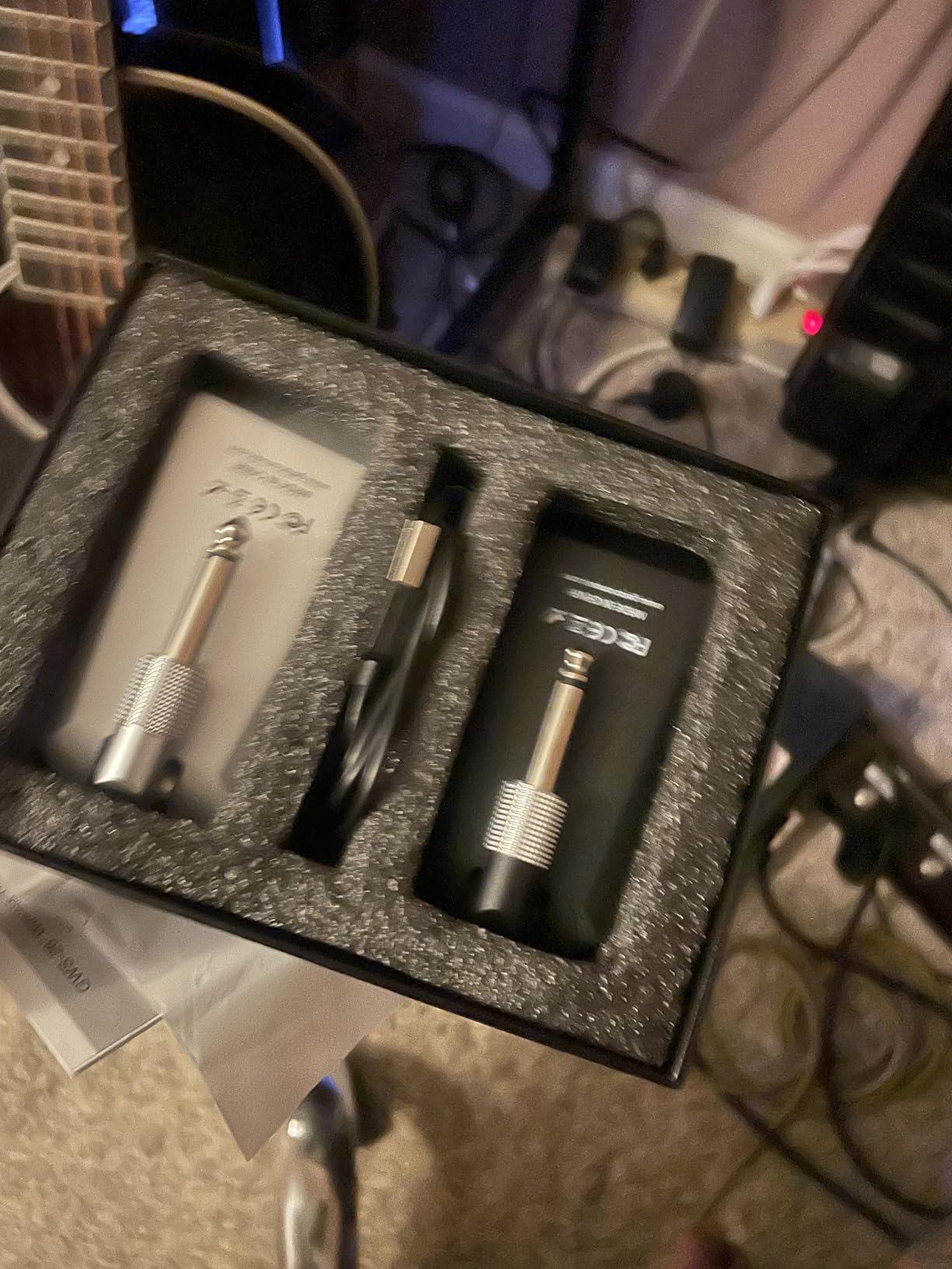 5.8Hz Guitar Wireless System Anti-Interference Instrument 4Channels Wireless Transmitter Receiver Digital Audio Cordless System Bass For Electric Guitars Bass GWS-26-TYPE C Charge customer photo 1