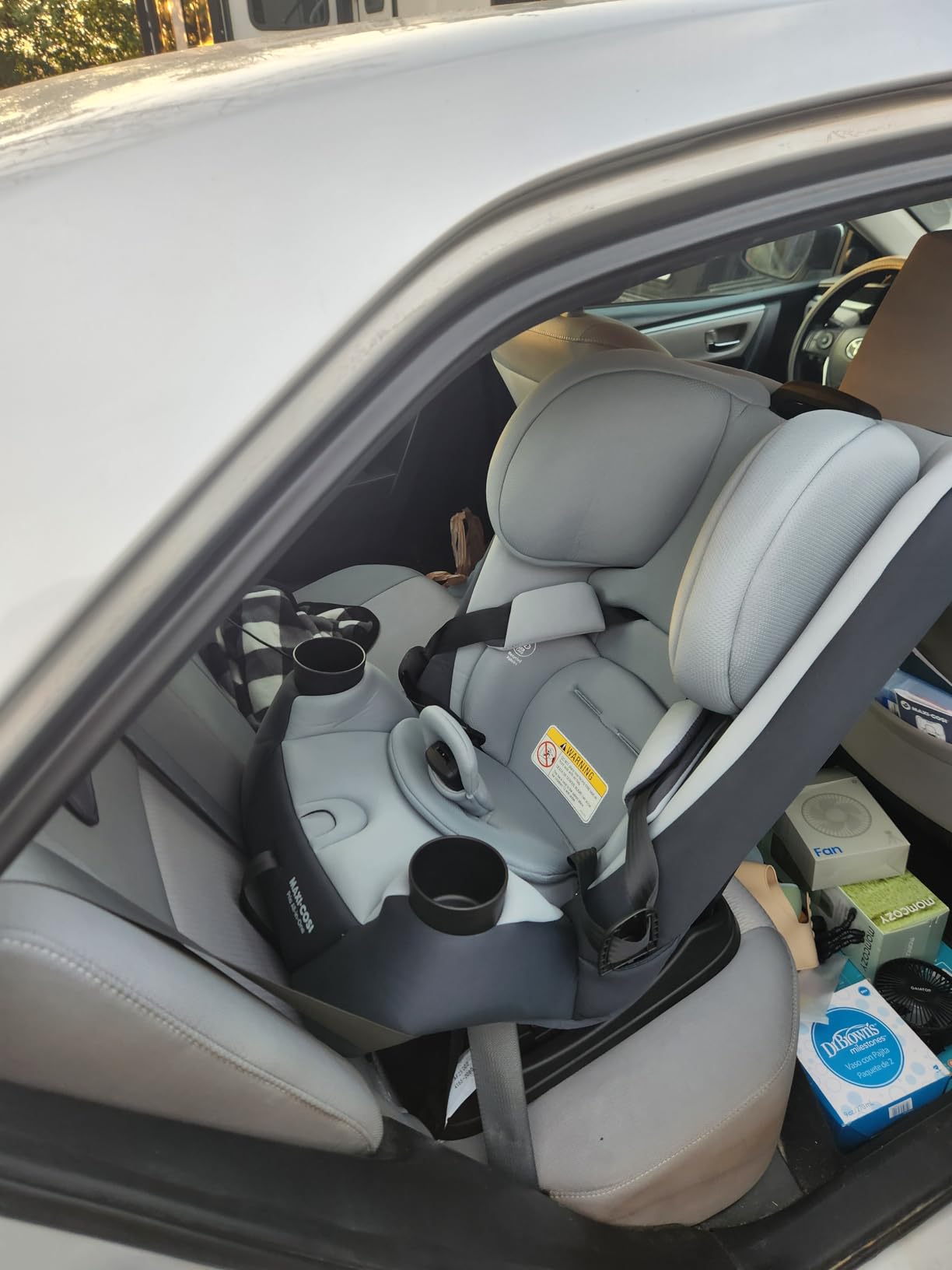 Maxi-Cosi Pria All-in-One Convertible Car Seat, Infant to Toddler Car Seat, Easy-Install Harness, Machine-Washable Cover, 5-100 lbs, SeaDrift customer photo 2