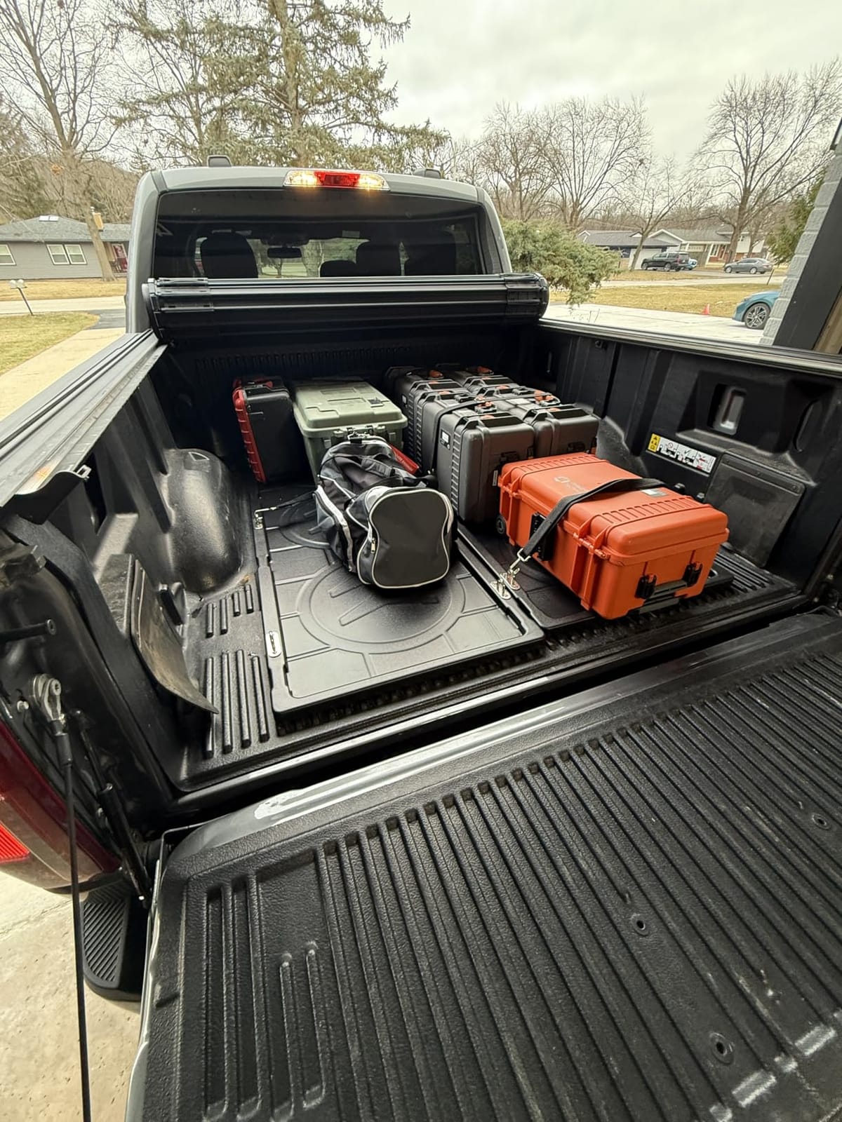 LECARDIO Heavy Duty Slide-Out Truck Bed Cargo Tray,Pull-Out Storage Organizer for Pickup Trucks,Fits 5'5