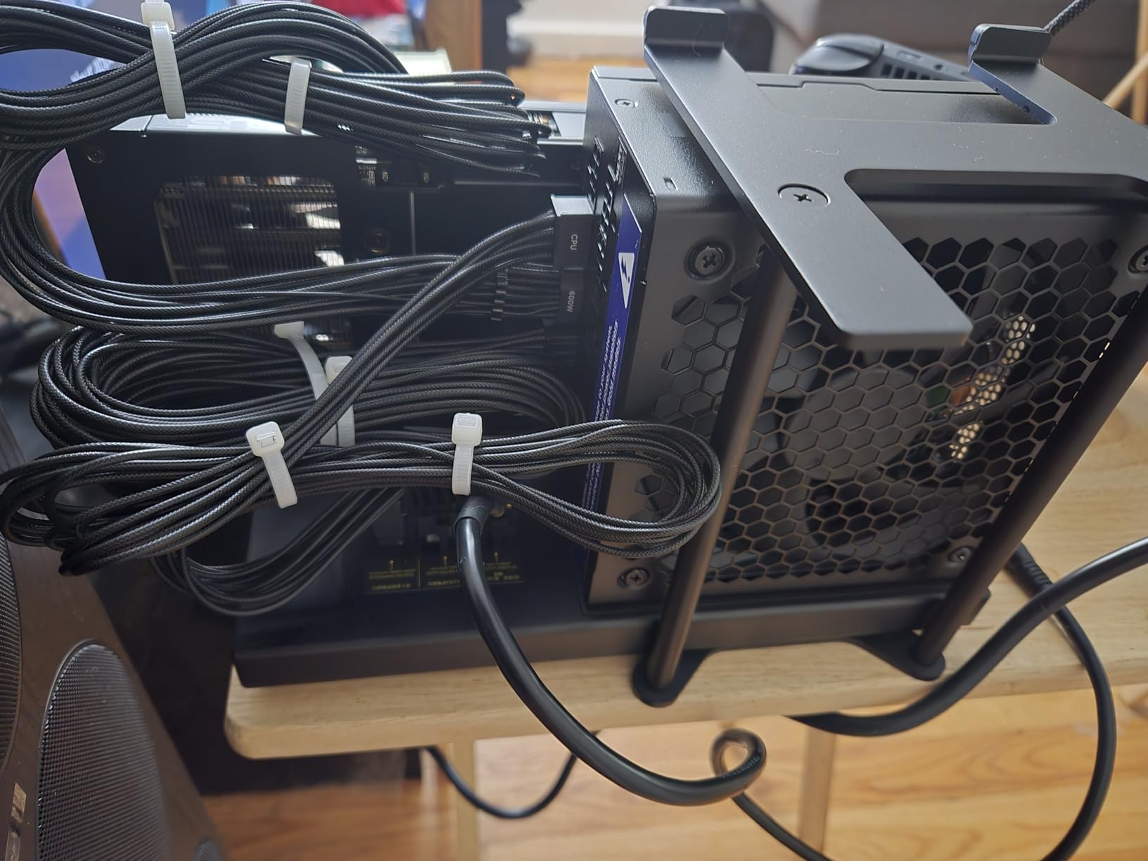 NZXT C1000 Gold Core - 1000W ATX 3.1 Power Supply, 80+ Gold customer photo 2