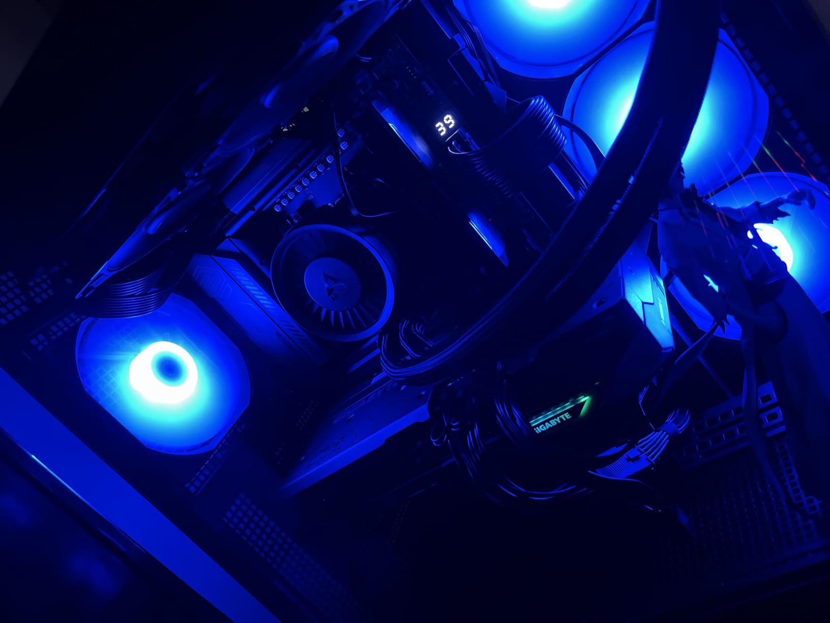 Crucial Pro DDR5 RAM 32GB Kit (2x16GB), 6400MHz CL32, Overclocking Desktop Gaming Memory, Intel XMP 3.0 & AMD Expo Compatible, Black - CP2K16G64C32U5B customer photo 2