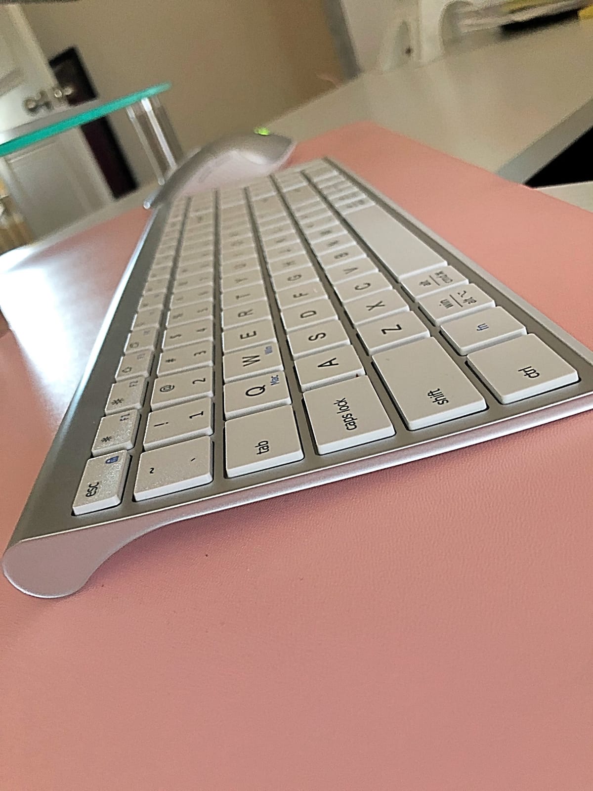 iClever BK10 SE Bluetooth Keyboard for Mac, Slim Full-Size Keyboard, Silver customer photo 2
