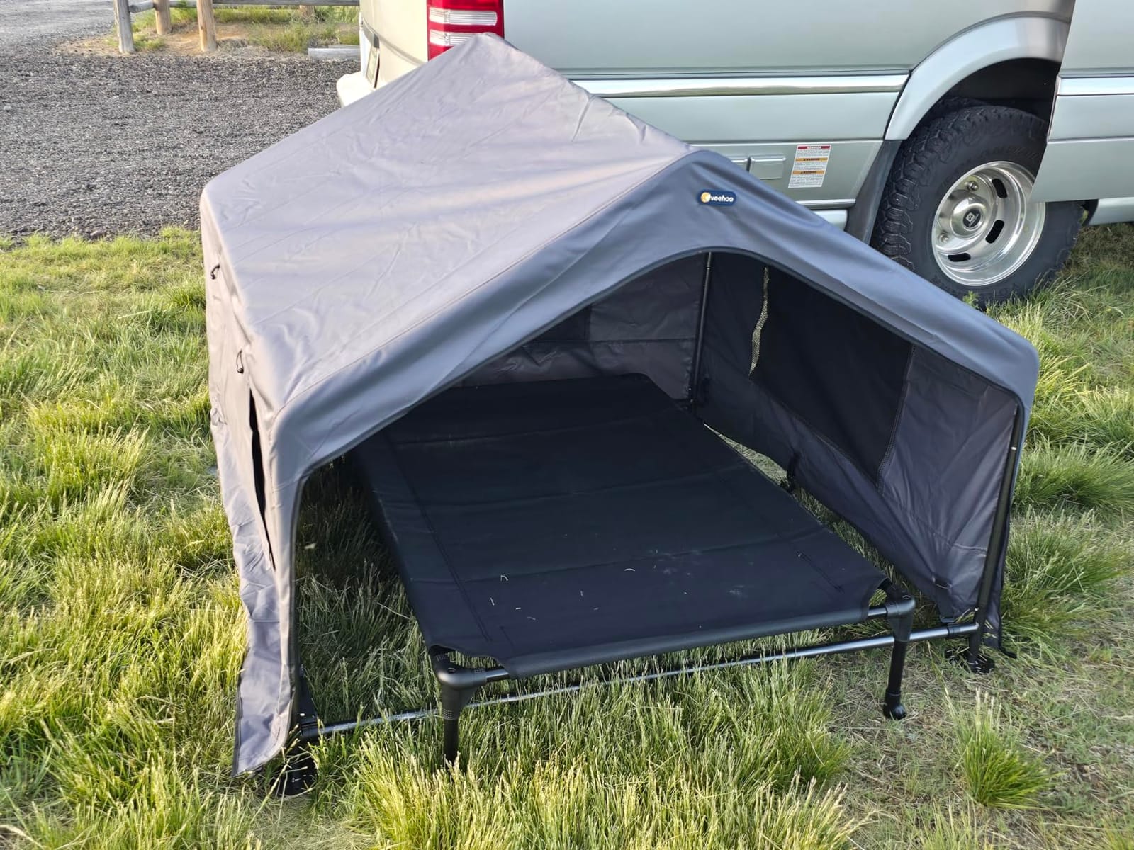 Veehoo Extra Large Dog House Outdoor Includes Elevated Dog Bed-Weatherproof customer photo 2