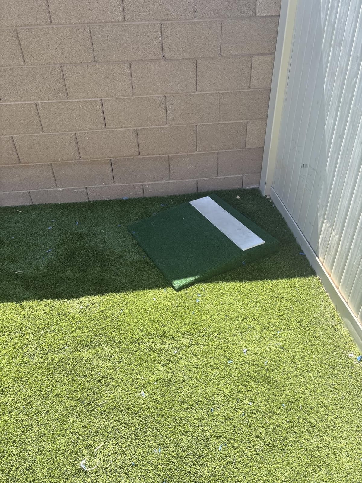 Goplus Pitching Mound, Portable Pitchers Mound with Baseball, Carry Handle, Anti-Fade Turf, Baseball Softball Pitching Training for Indoor Outdoor, 27