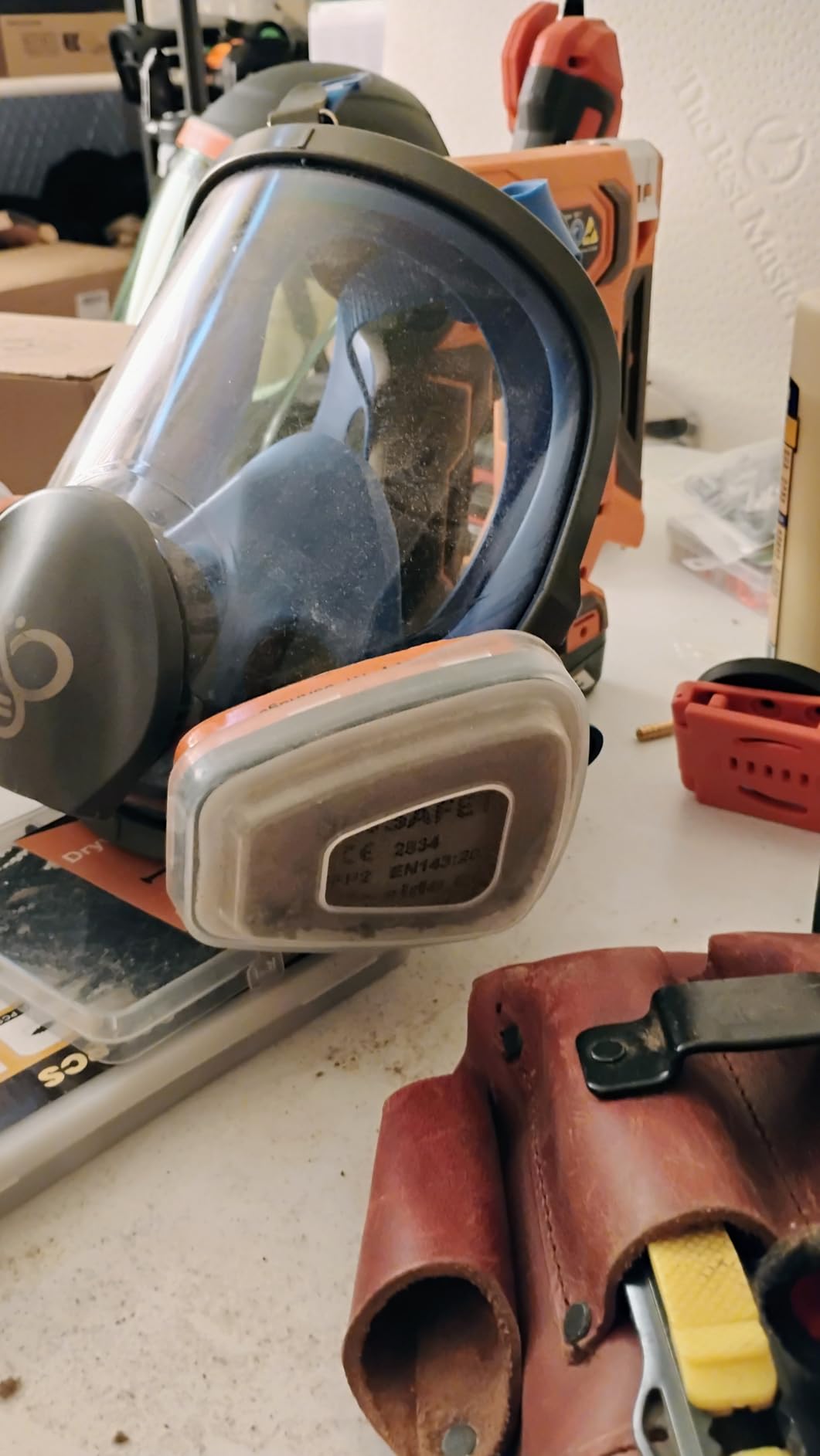 Full Face Respirator Mask with 2 A1 Organic Vapor Filters & 8 P2 Dust Filters, RF-610 Reusable Respirator for Dust,Gas,Painting, Resin, Chemical,Sanding, Renovation customer photo 1