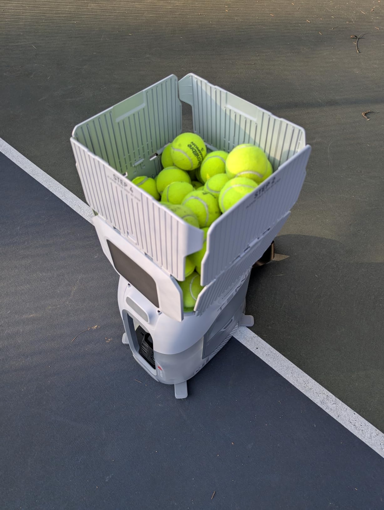 Basic Tennis Ball Machine, 18.7LB Portable Tennis Robot customer photo 2