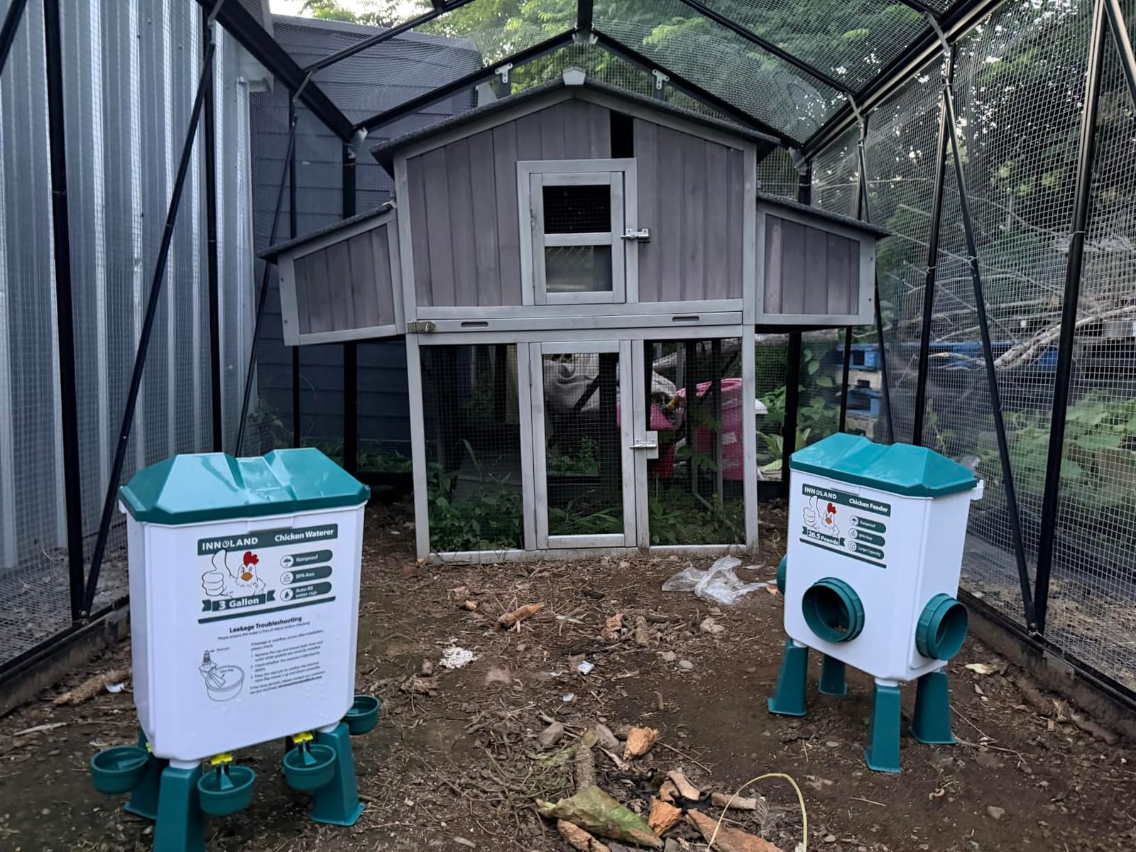INNOLAND Chicken Feeder and Waterer Set - 3 Gallon/26.5 Pounds customer photo 1