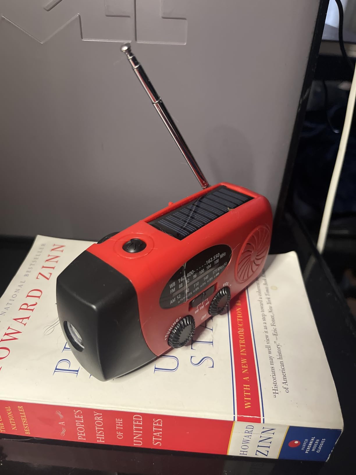 iRonsnow Solar Emergency Hand Crank Weather Radio, 2000mAh NOAA AM/FM customer photo 2