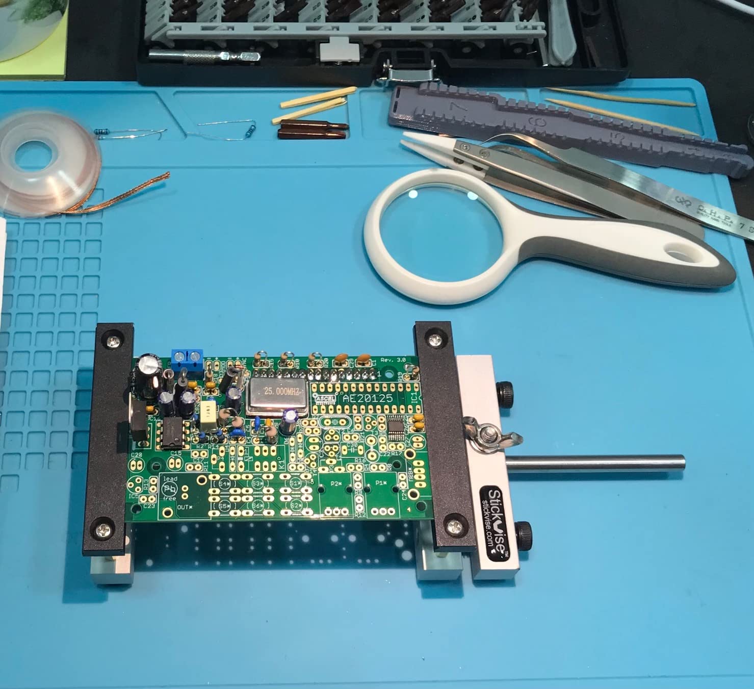 PCB Vise with Standard Nylon Jaws Grey customer photo 1
