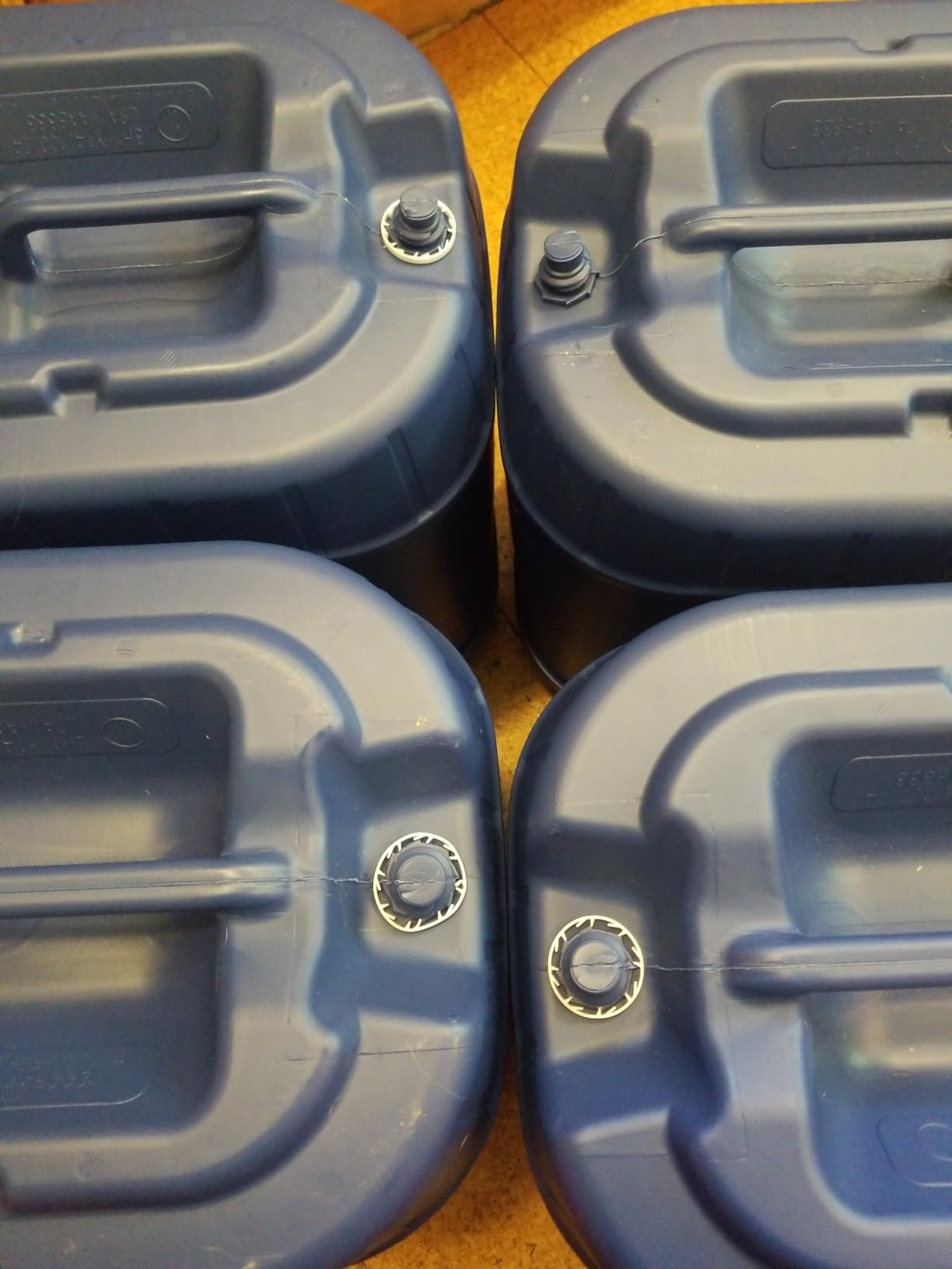 5-Gallon Stackable Water Storage Containers with Lids, Emergency Water Storage Kit Including Spigots, Wrench, and Water Preserver, 20 Gallons customer photo 1