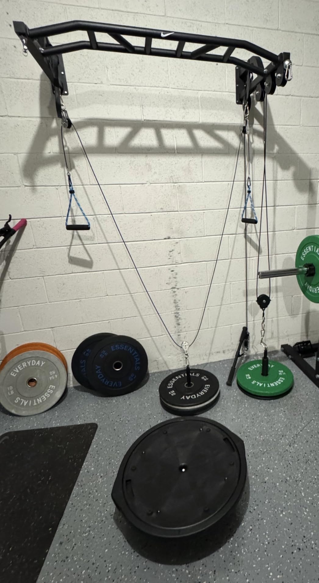 SELEWARE 48'' Heavy Duty Wall Mount Pull Up Bar with Cable Pulley System customer photo 1