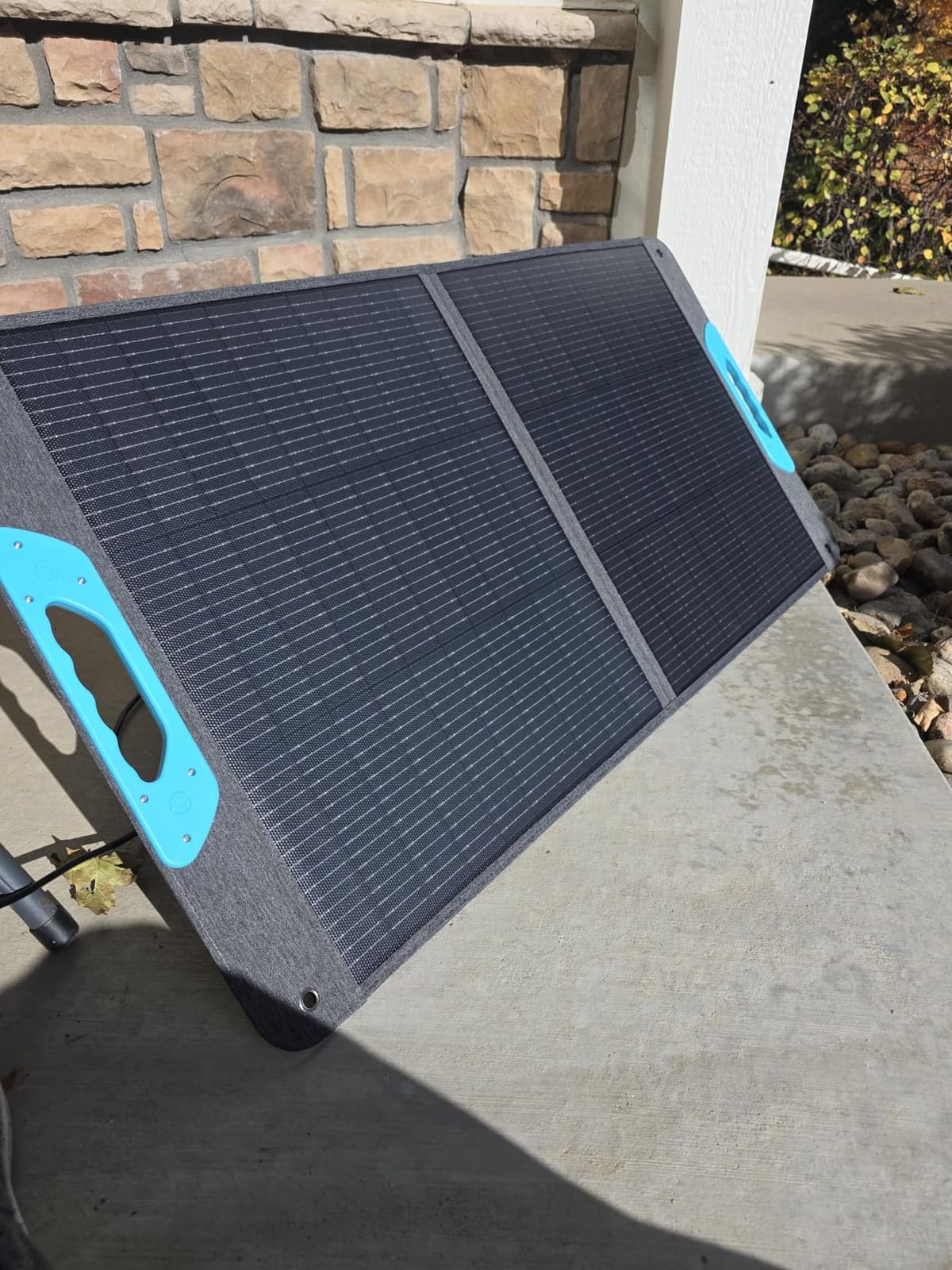 Renogy 100W Portable Solar Panel for Power Stations, 25% High Efficiency customer photo 2