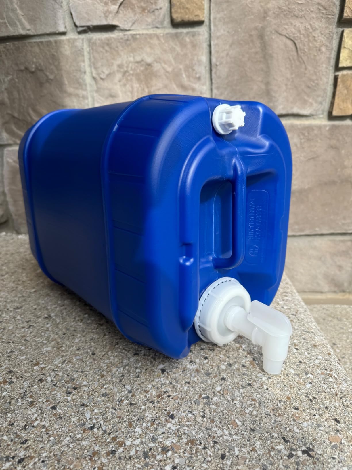 5-Gallon Stackable Water Storage Containers, 5 Lids + 1 Spigot, Easy Fill, Survial Supply Emergency Water Storage for Camping and Disaster Preparedness, RV, 20 Gallon (4 Tanks) customer photo 1