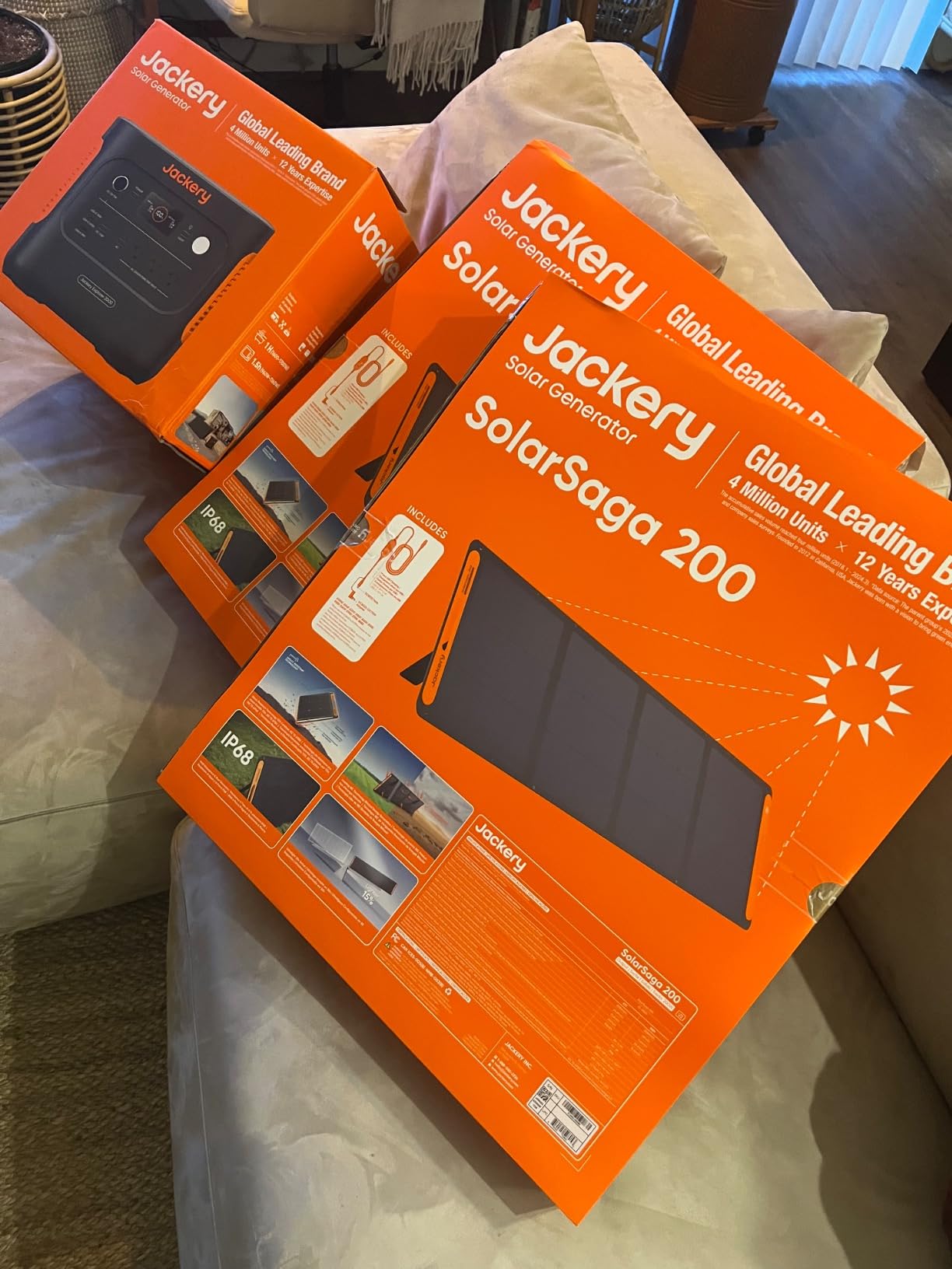 Jackery Explorer 2000 v2 and 2x200W Solar Panels, 2042Wh, 2200W AC Output customer photo 2
