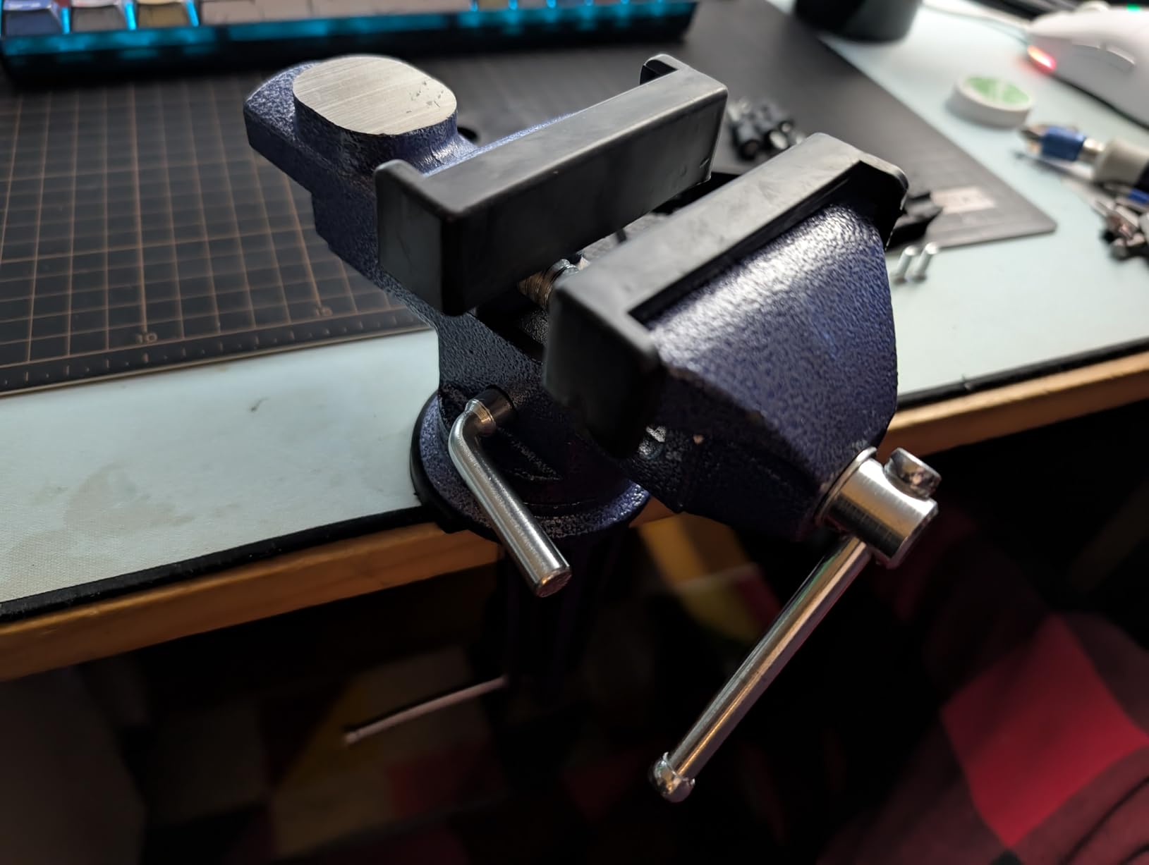 Table Vise, 3